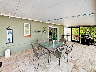 Three Bedroom Canal View Vacation Home with Private Pool
